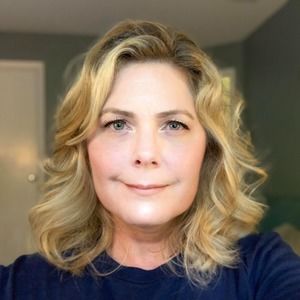 Meet your Posher, Carolyn